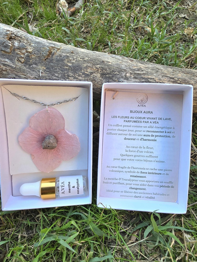 Collier Aura fleur d'hortensia rose