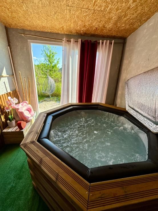 COFFRET NUITEE POUR 3 PERSONNES LE 13 10 2025