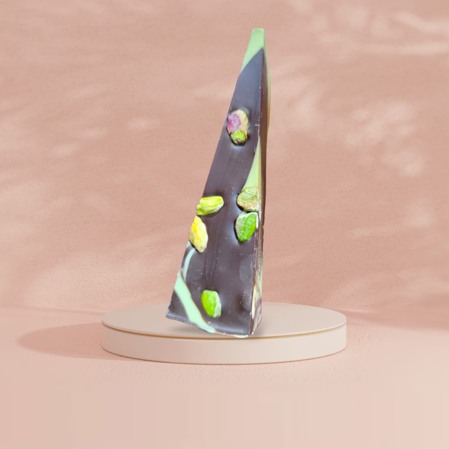 Dunkle Schokolade mit Pistazien- zwischen 130 - 170 Gramm/ Stück