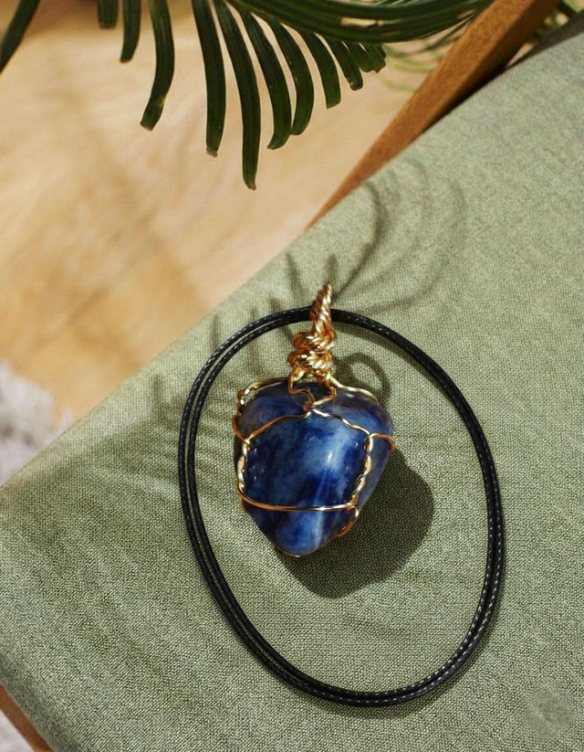 Colliers en lapis-lazuli