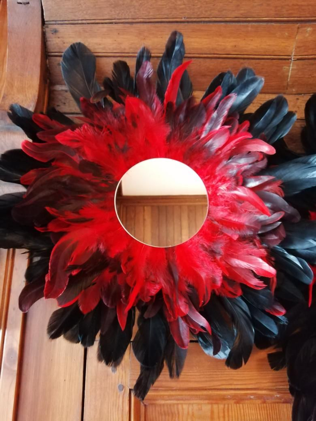 Jujuhat rouge et noir miroir central