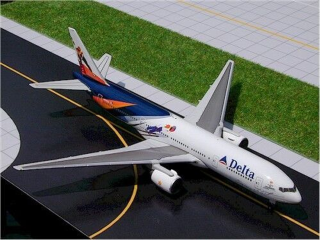 Delta Airlines B777-232ER &quot;Soaring Spirit&quot; (N864DA)