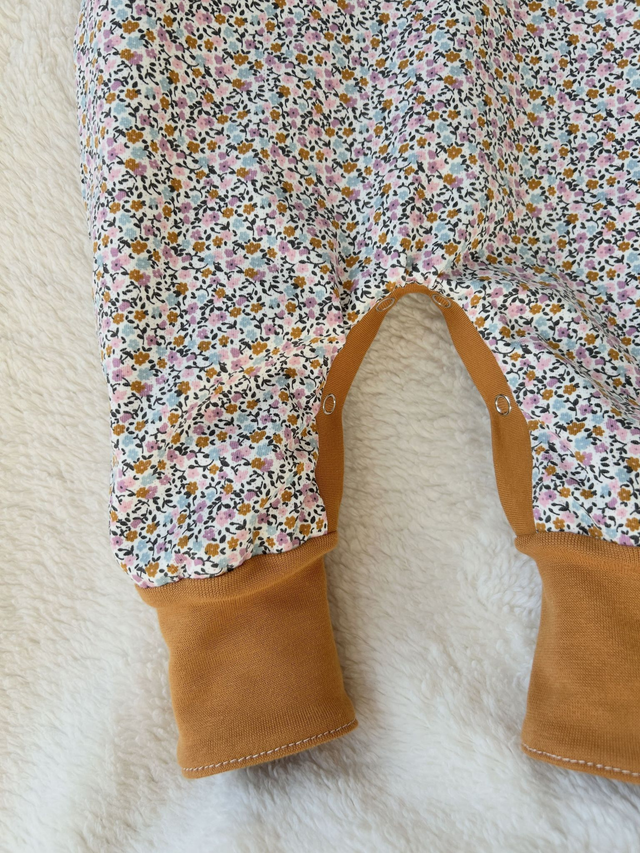 Salopette évolutive et réversible "Ocre et Missi fleur"