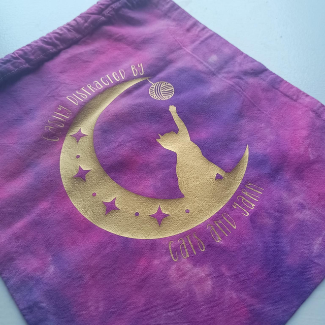 Project bag - easily distracted by cats and yarn