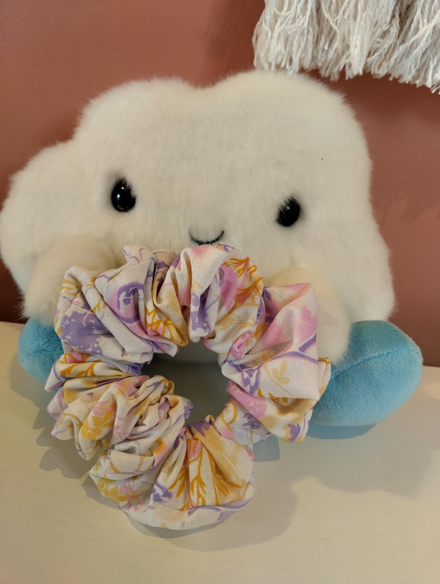 Handmade scrunchie - Purple and yellow