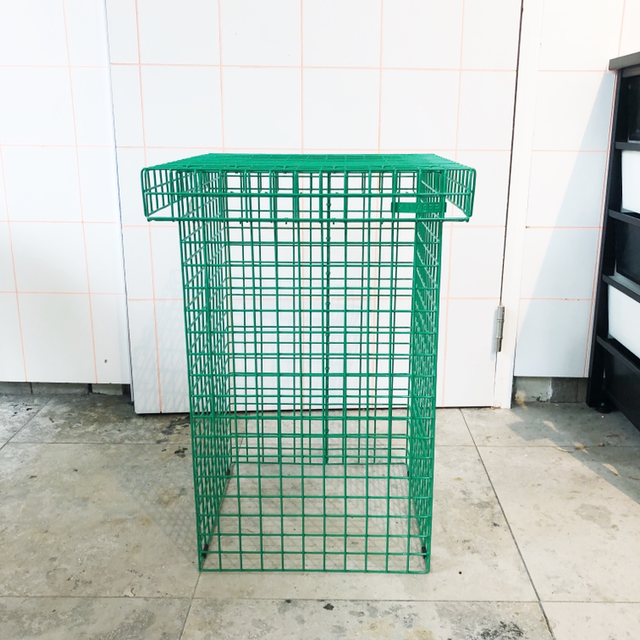 Wire stool, signal green