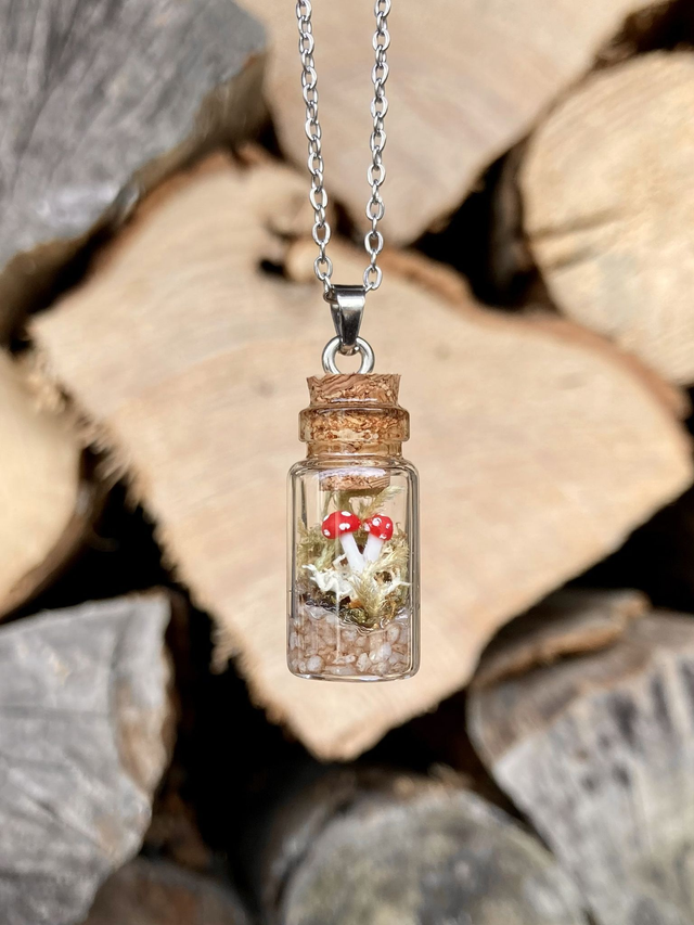 Pendentif amanite rouge