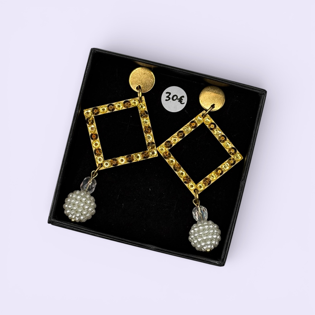 Midit spessu-korvikset