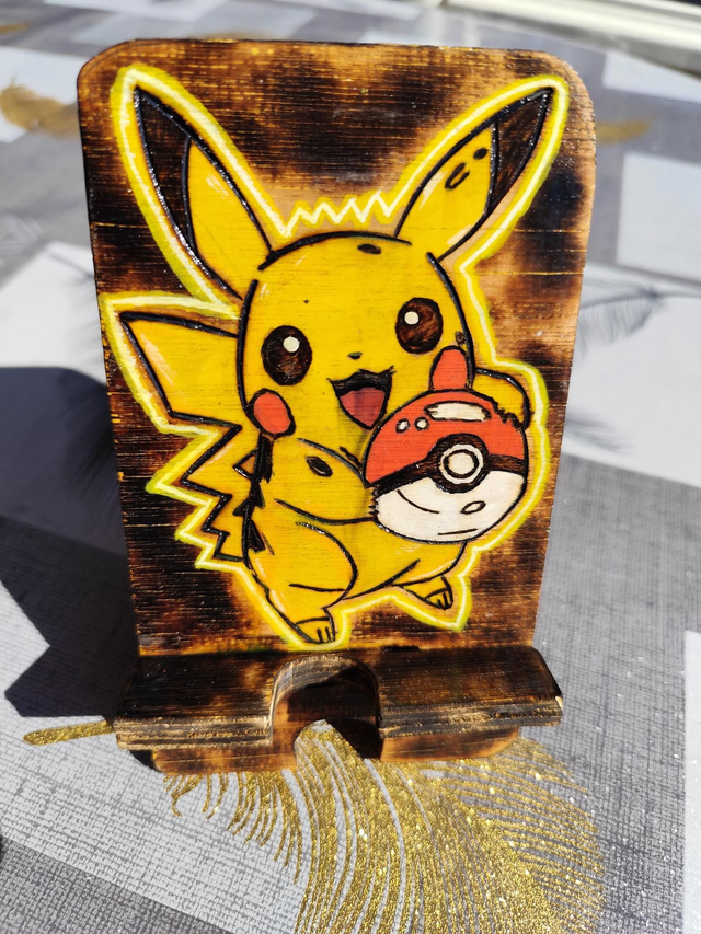 SUPPORT DE CHARGE TÉLÉPHONE PIKACHU