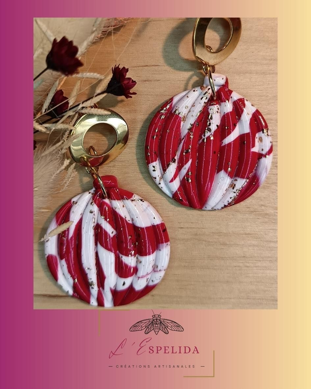 Boules de noëls rouges, blanches et touches dorées 