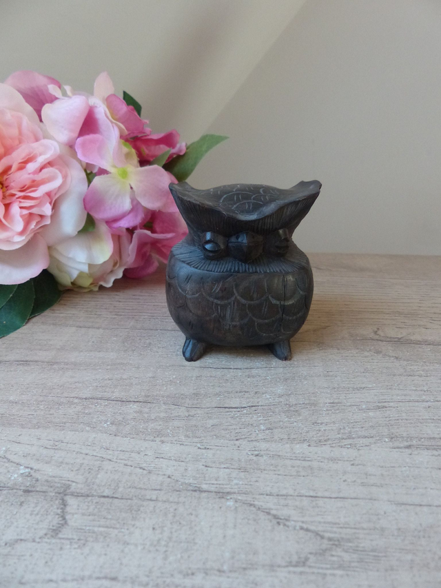 Figurine Vintage Chouette / Hibou Sculptée à la Main – Bois Dur et Plein – Décoration Bureau ou Collection – Artisanat Asiatique