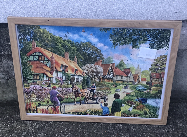 Sold - M47 - Beautiful Elegant Bright Puzzel / Wooden Frame  