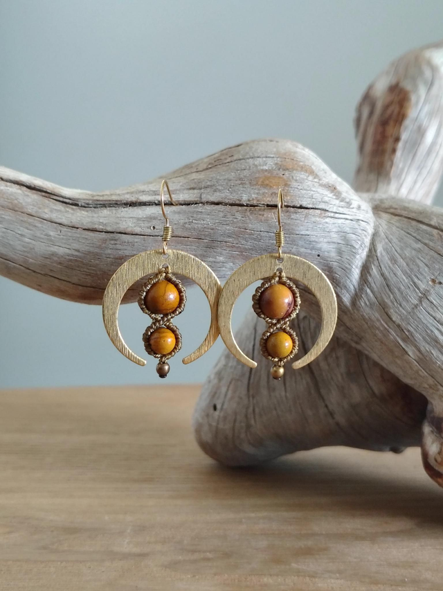 Boucles d'oreilles lune inversée et pierres fines