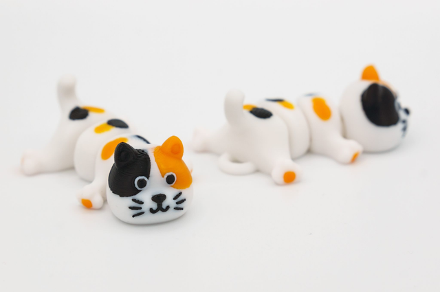 Chat calico flexible miniature