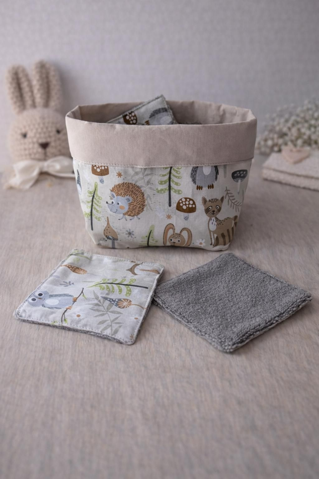 Panière bébé et 8 lingettes 