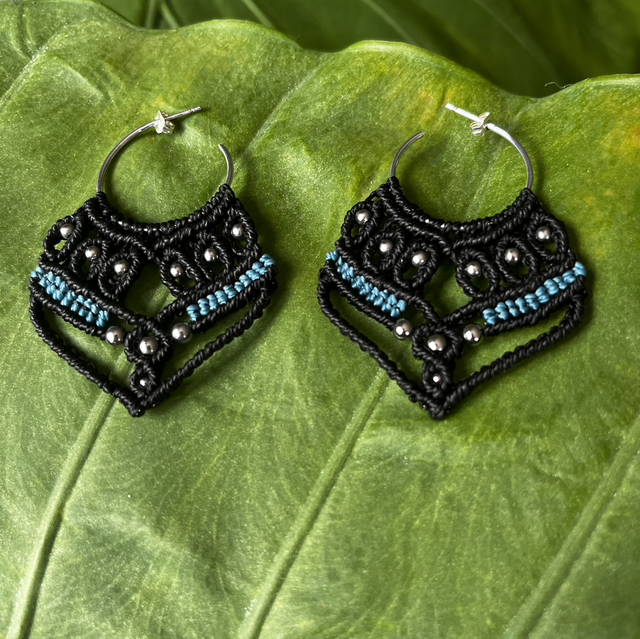 Boucles noires/bleues