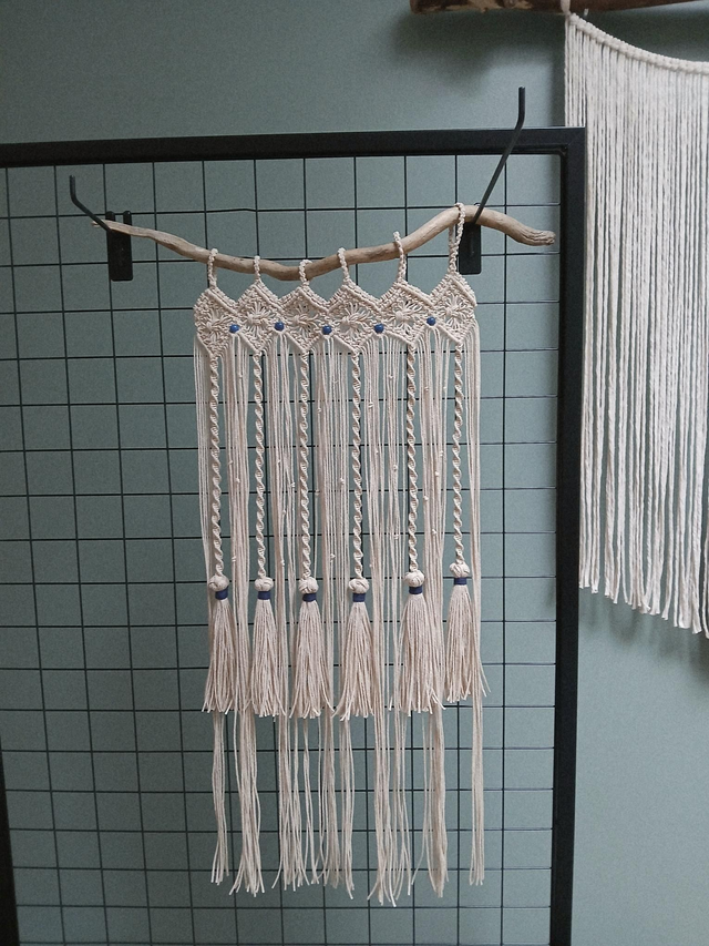 Rideau en macramé avec perles en bois – Déco bohème fait main