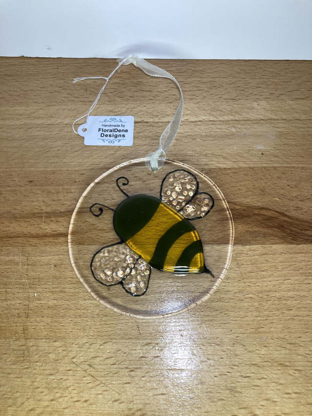 Bee suncatcher