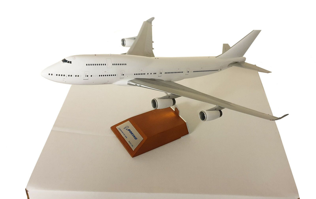 BLANK B747-400 (RR), 1:200, JCWings