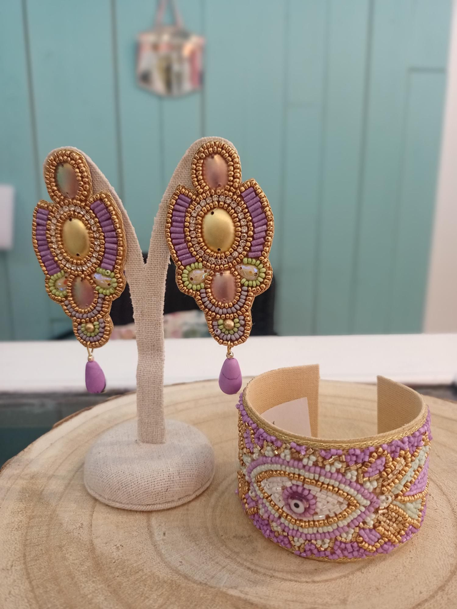 Pendientes/ Brazalete bolitas