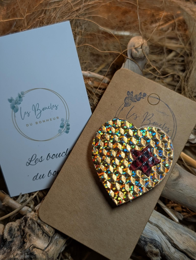 Broche coeur étoile dorée rouge b028