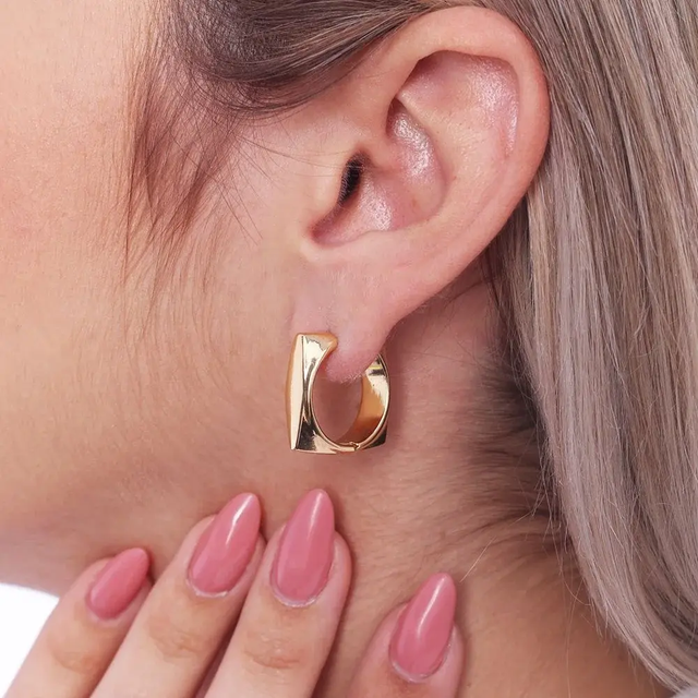 Brinco Argola Quadrada Click 20mm - Ouro