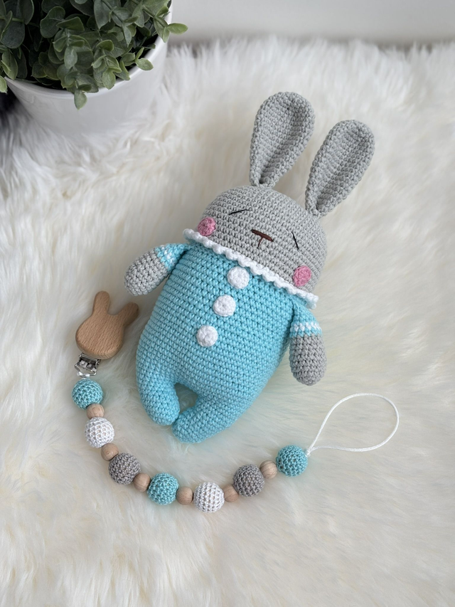 Doudou Lapin Bleu + Attache tétine