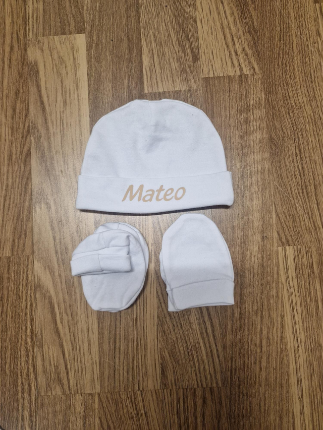 SET nacimiento Gorro,manoplas y peucos