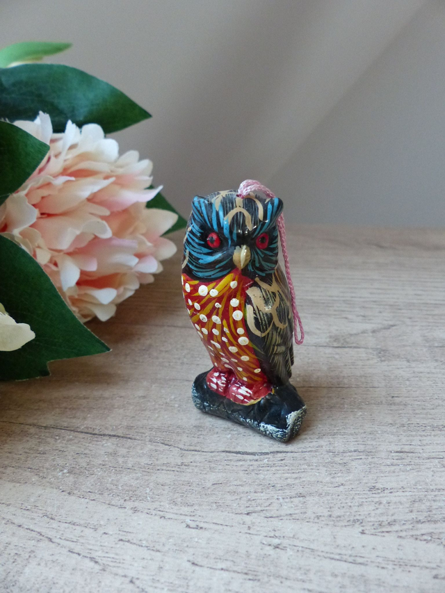 Figurine miniature Chouette/ Hibou en céramique peint à la main à suspendre, chouette décoration de maison, Oiseau à accrocher Vintage