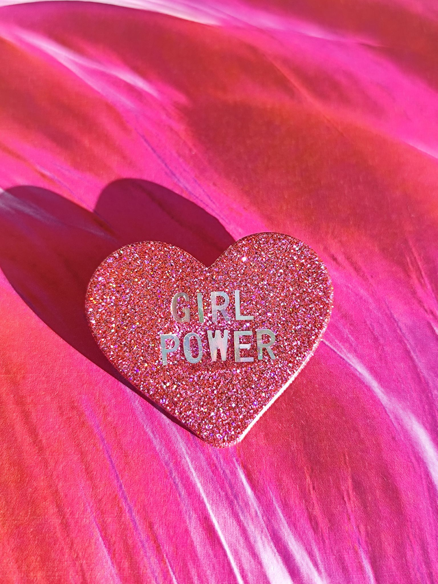 Broche coeur à paillettes - message : GIRL POWER