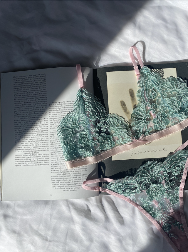 Cynthia Elegant Thong