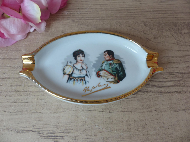 Cendrier en Porcelaine F.D Chauvigny – Napoléon &amp; Joséphine – Modèle Corse Doré à l&#039;Or Fin