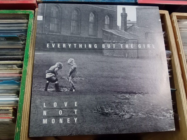 Everything But The Girl – Love Not Money
