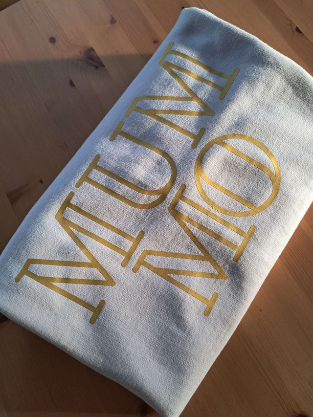 MUMMO-collegepaita (M)