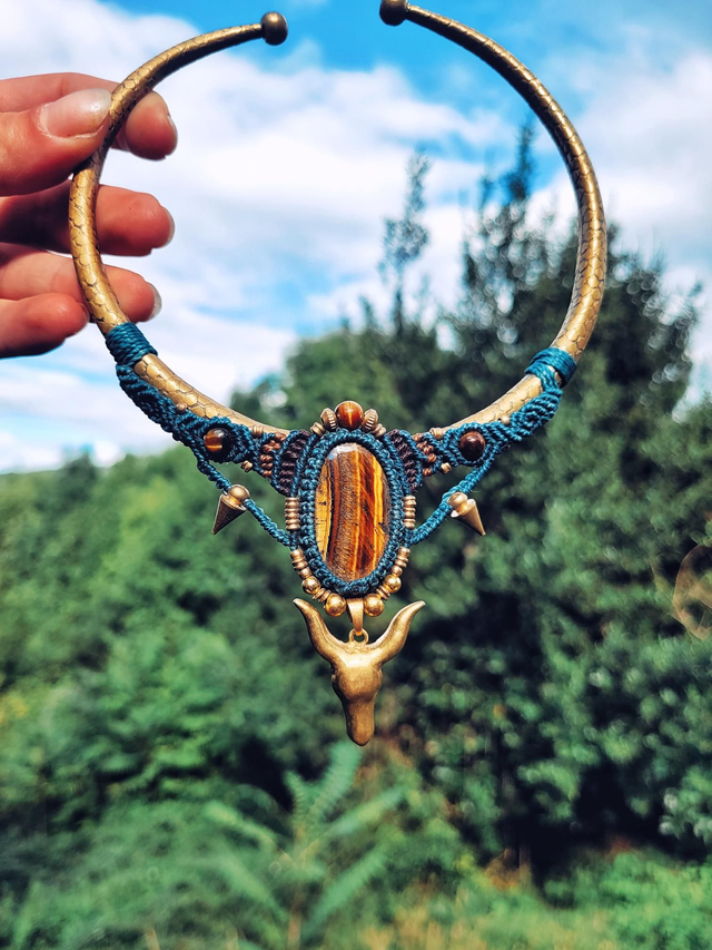 Collier torque et oeil de tigre