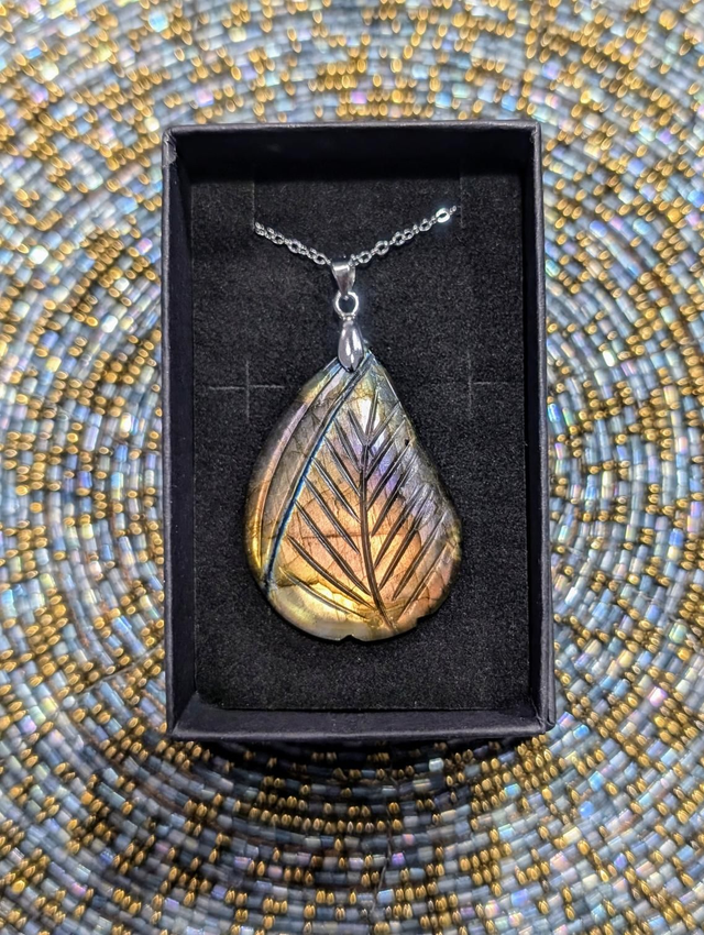 Pendentif Labradorite Gravée 