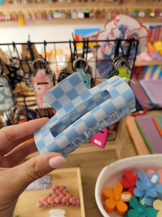 Large baby blue checked claw clip - HE-105