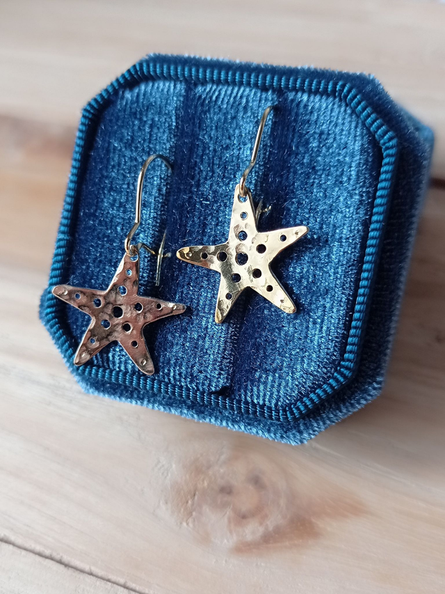 Boucles d&#039;oreilles dormeuses et étoiles de mer - collection mer