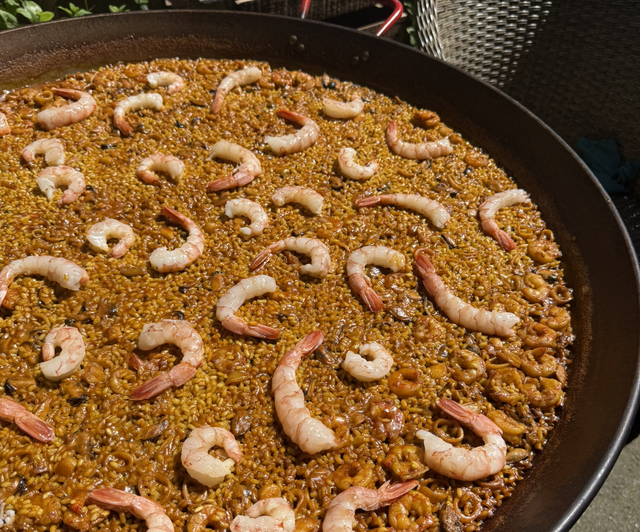 Paella de marisco 🦐🐙🦑 (Minimum 4 personnes, maximum 20)