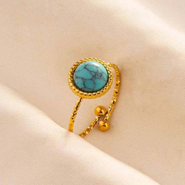 Globe gold ring