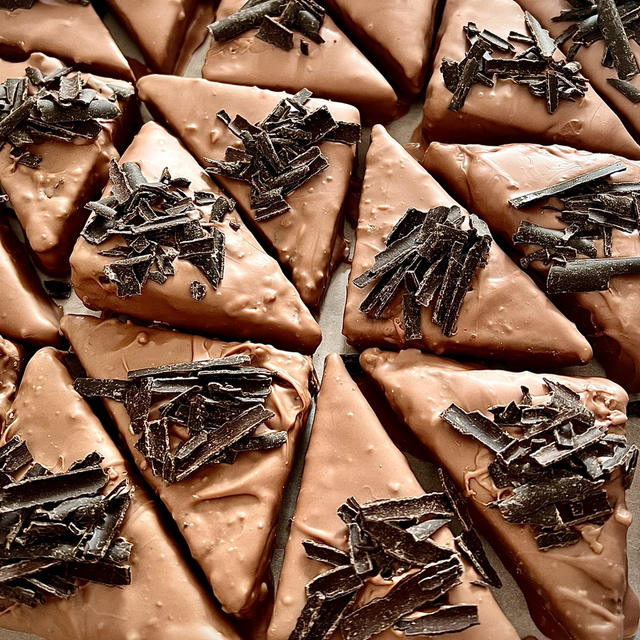 Traditional milk brownie 