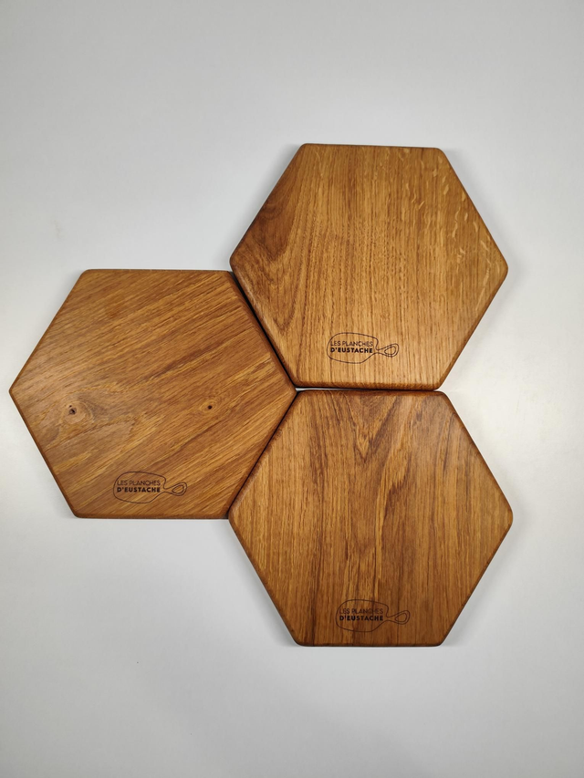 Dessous de plat en chêne hexagonale