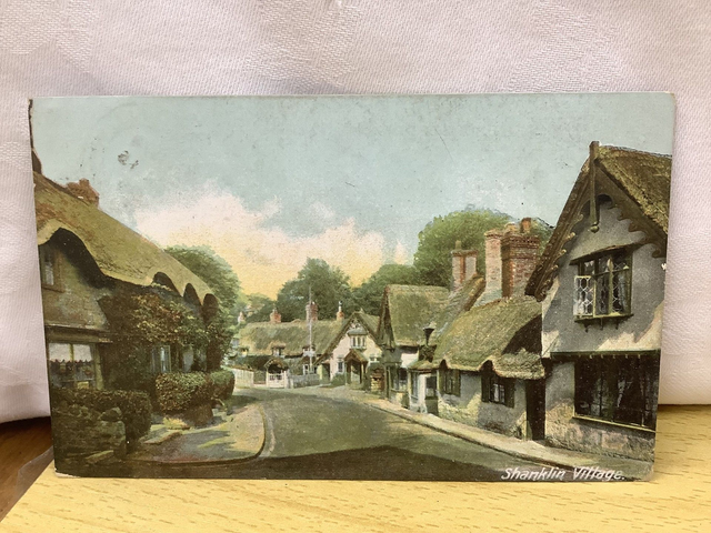 Shanklin Village, Isle of Wight, Posted 1906 antique postcard. Our Ref No R609 £2.00