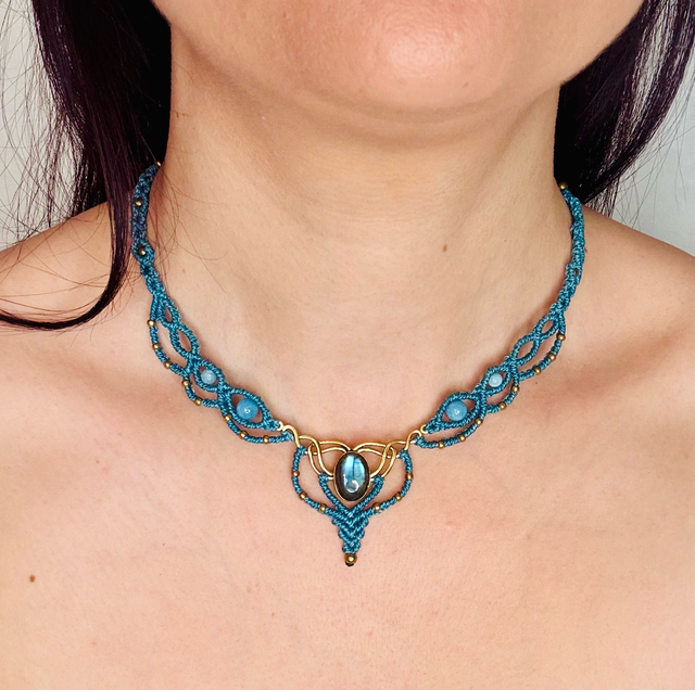 Boréale - Collier micro-macramé et labradorite / Collection Céleste