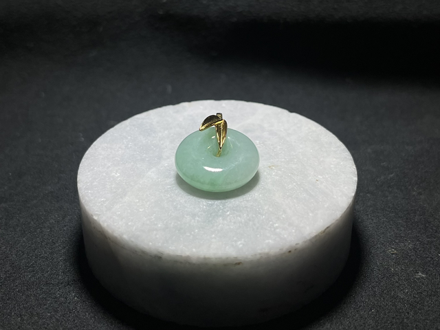 Pendentif Ping An Kou - Feuille dorée 