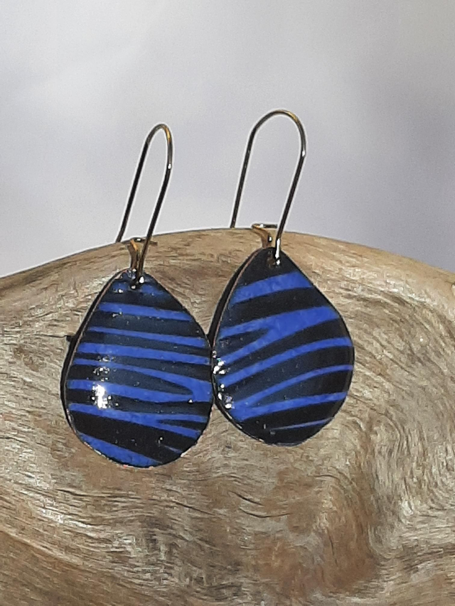 Boucles d'oreilles Petites gouttes Bleues et Noires "zebre"