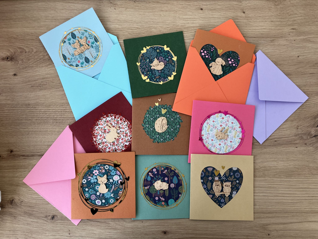 Petites cartes en bois faites main