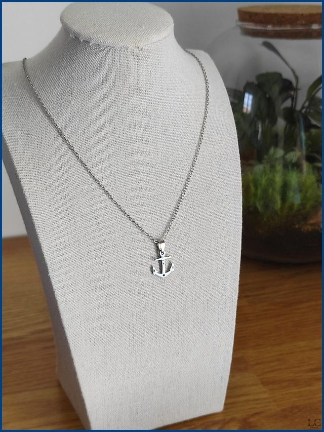 Collier ancre argentée