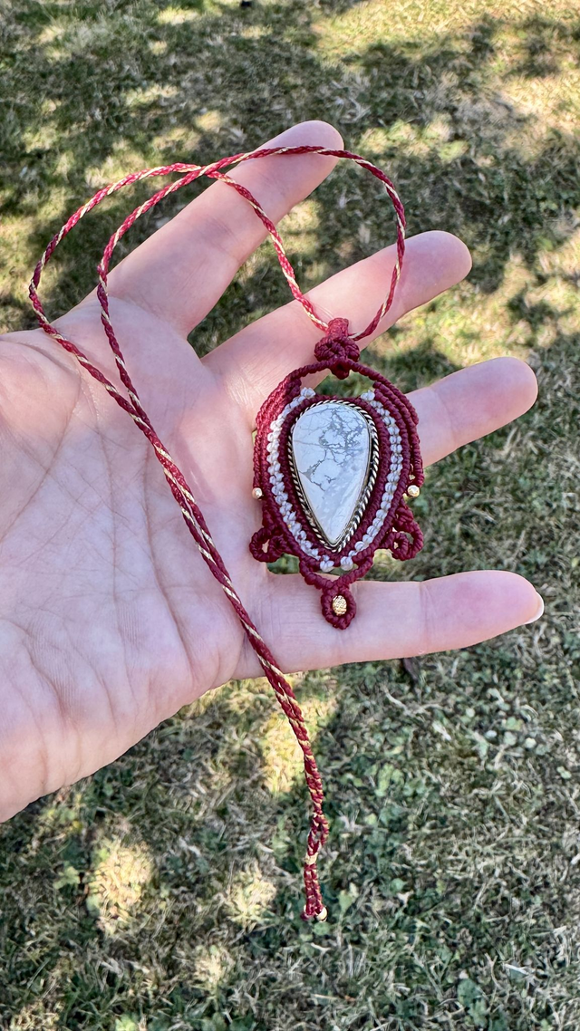 Médaillon et cordon Séléné