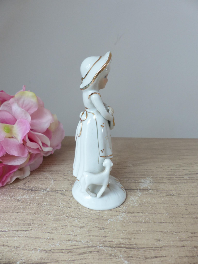 Figurine Fille et Mouton, Figurine Fille Bergère en Porcelaine avec agneau, Personnage romantique en Porcelaine Cadeau Décoration